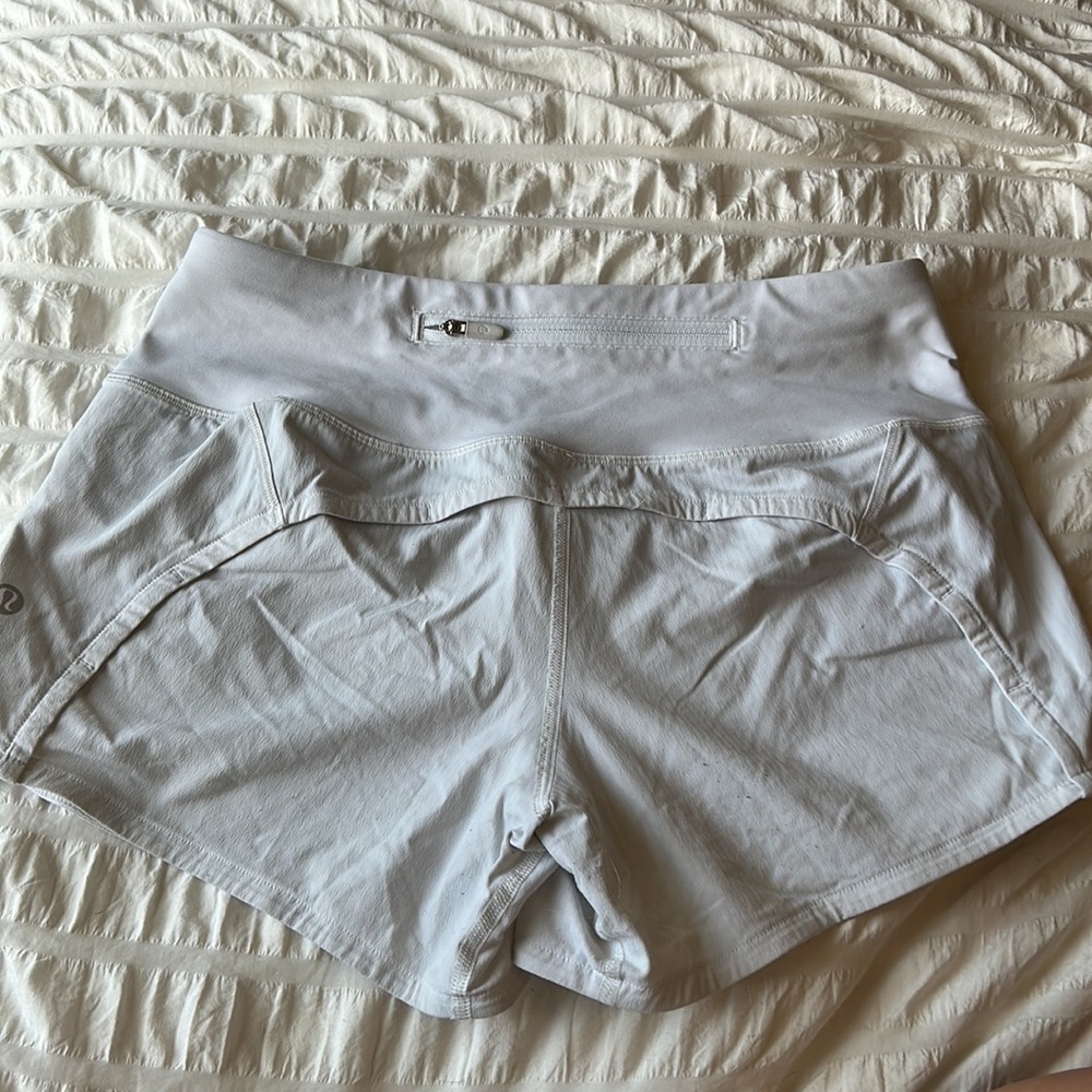 Size 2 white Lululemon High Waisted Speed Up Shorts- 2 inch